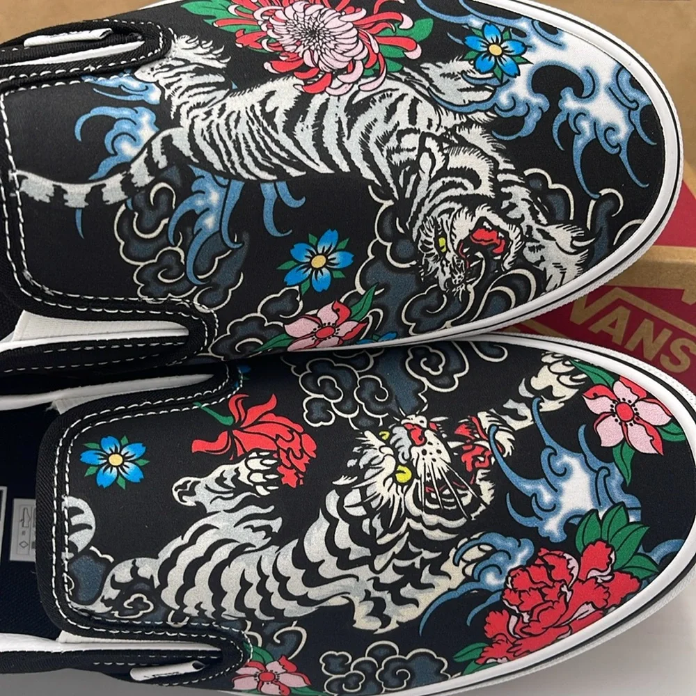 Vans WMNS Black Slip-On Shoes with Floral and Tiger Design Classic Slip On Snkrs - Picture 14 of 16